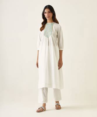 Off white cotton embroidered pin tucks kurta set 1