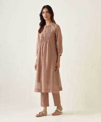 Taupe chanderi raglan sleeve kurta set 2