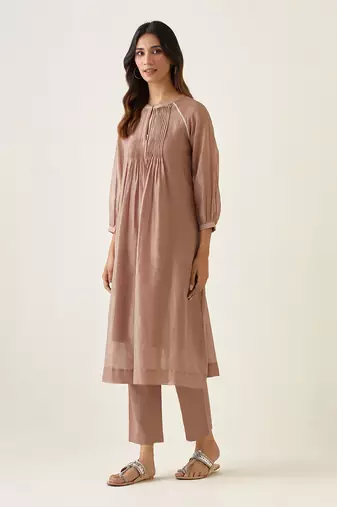 Taupe chanderi raglan sleeve kurta set