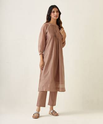 Taupe chanderi raglan sleeve kurta set 3
