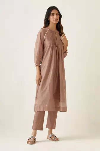 Taupe chanderi raglan sleeve kurta set