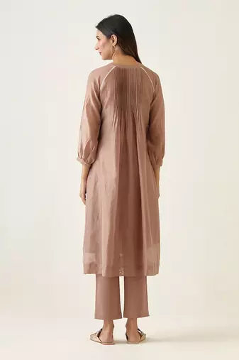 Taupe chanderi raglan sleeve kurta set