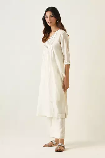 Off white pin tuck embroidered kurta set