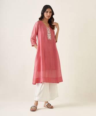 Rose pink embroidered a line chanderi kurta set 3