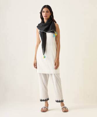 White cotton short kurta set with scarf 1