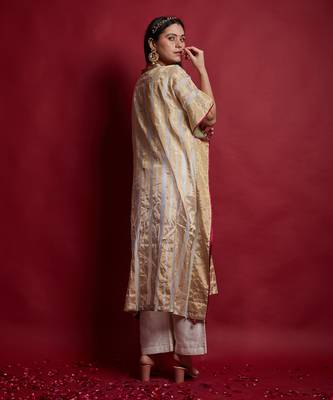 Gold zari stripe kaftan set 4