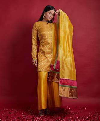 Turmeric yellow zigzag zari weave kurta set 2