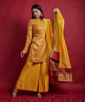 Turmeric yellow zigzag zari weave short kurta set 3