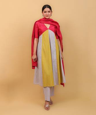 Grey & lime panelled kurta set with dupatta 1