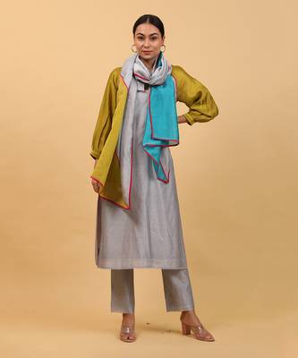 Grey raglan sleeve kurta set with dupatta 1