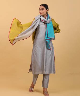 Grey raglan sleeve kurta set with dupatta 2