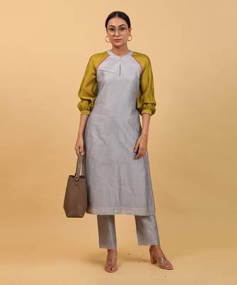 Grey raglan sleeve kurta set with dupatta 3