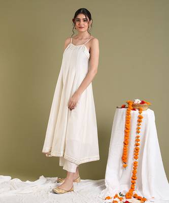 Off white anarkali set with dupatta 5
