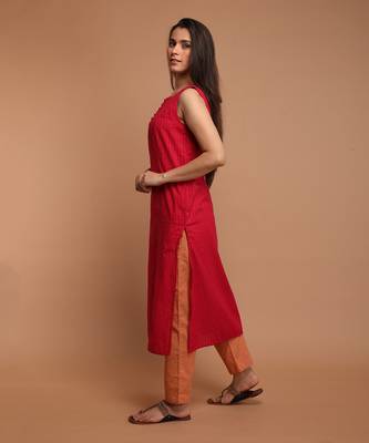 Hot pink textured cotton kurta set with dupatta 2
