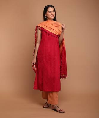 Hot pink textured cotton kurta set with dupatta 5