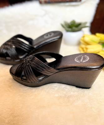 Black criss cross wedges 4