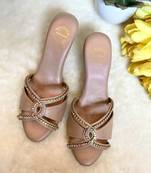 Diamond beige wedges