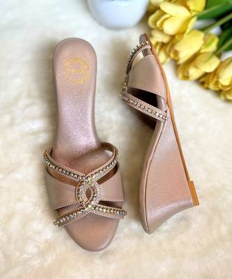 Diamond beige wedges 3