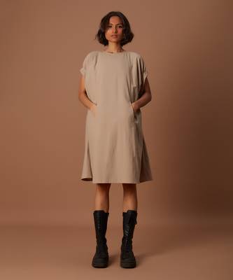 Beige pocket dress 1