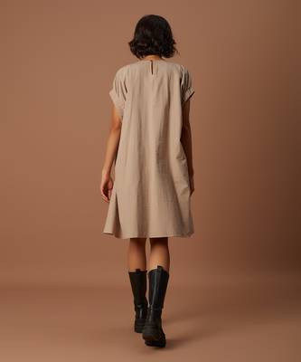 Beige pocket dress 2