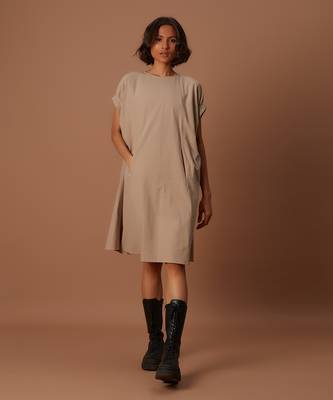 Beige pocket dress 3
