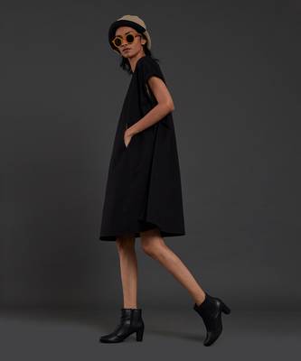 Black pocket dress 3