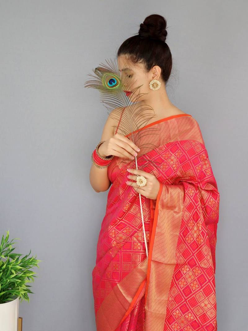 Pink Manekchawk Patola Saree