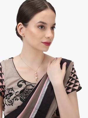 Women 24ct gold-plated minimal chain with pink pendent 2