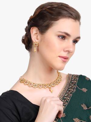 Gold-plated  off-white antique jewellery set 2