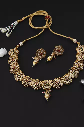 Gold-plated  off-white antique jewellery set