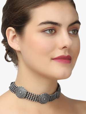 Silver-plated brass oxidised necklace 2