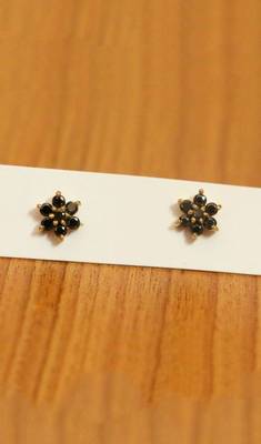 Black Onyx Flower Pattern Gold Plated Studs 1