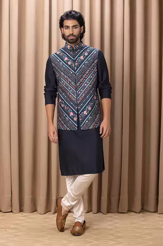 Navy blue lakeer bandi set