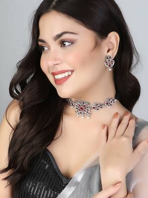Oxidized stone-studded pearl-beaded choker and earrings set 4