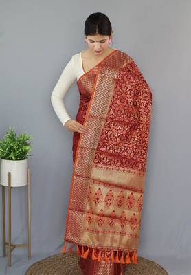 RED TRENDY UNIQUE  PATOLA SAREE 2