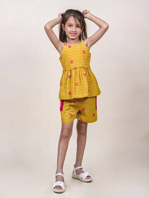 girl's mustard checks cotton top & shorts 3