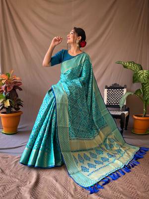 WHITE ELEGANT ORAGANZA SAREE 2