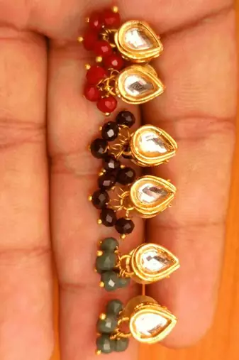 Multicolor studs