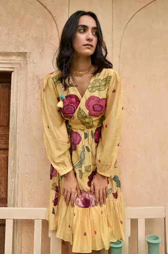 Yellow sandalwood dress