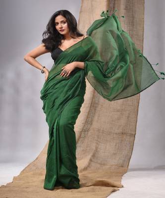 Green Cotton Handwoven Soft Saree With Pompom 1