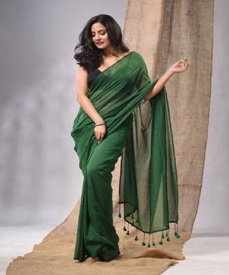 Green Cotton Handwoven Soft Saree With Pompom 2