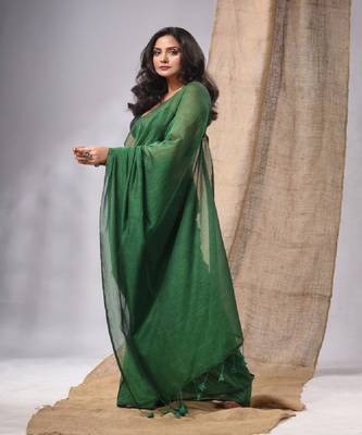 Green Cotton Handwoven Soft Saree With Pompom 3