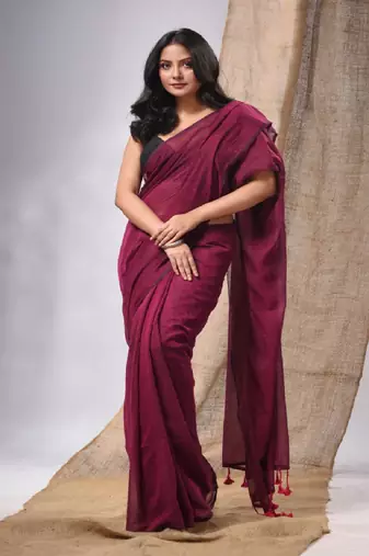 Magenta Cotton Handwoven Soft Saree With Pompom