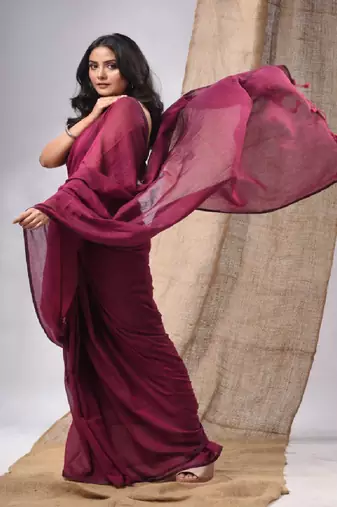 Magenta Cotton Handwoven Soft Saree With Pompom