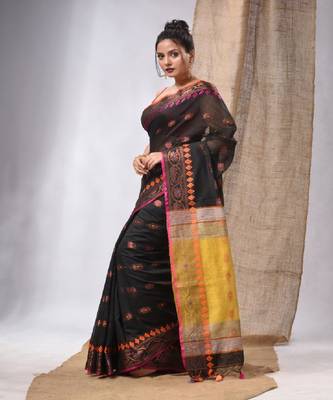 Black Cotton Silk Handwoven Saree With Foral Borders 3