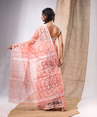 Peach Muslin Handwoven Saree With Jamdani Designs 4