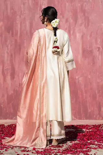 Off whitte handloom chanderi silk scalloped kurta set