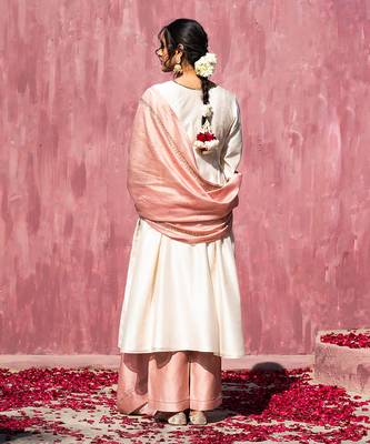 Off whitte handloom chanderi silk kurta set 3