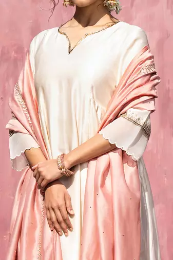 Off whitte handloom chanderi silk kurta set