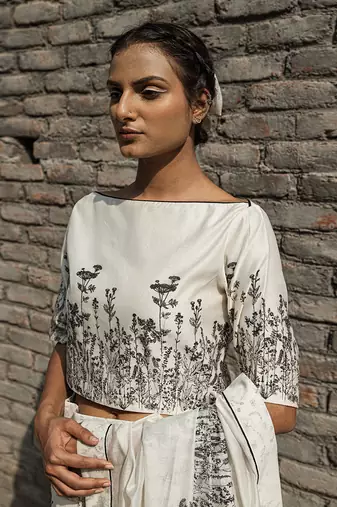 Ivory periwinkle boat neck top